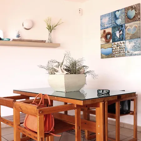 Famaraprimeralinea Holiday home